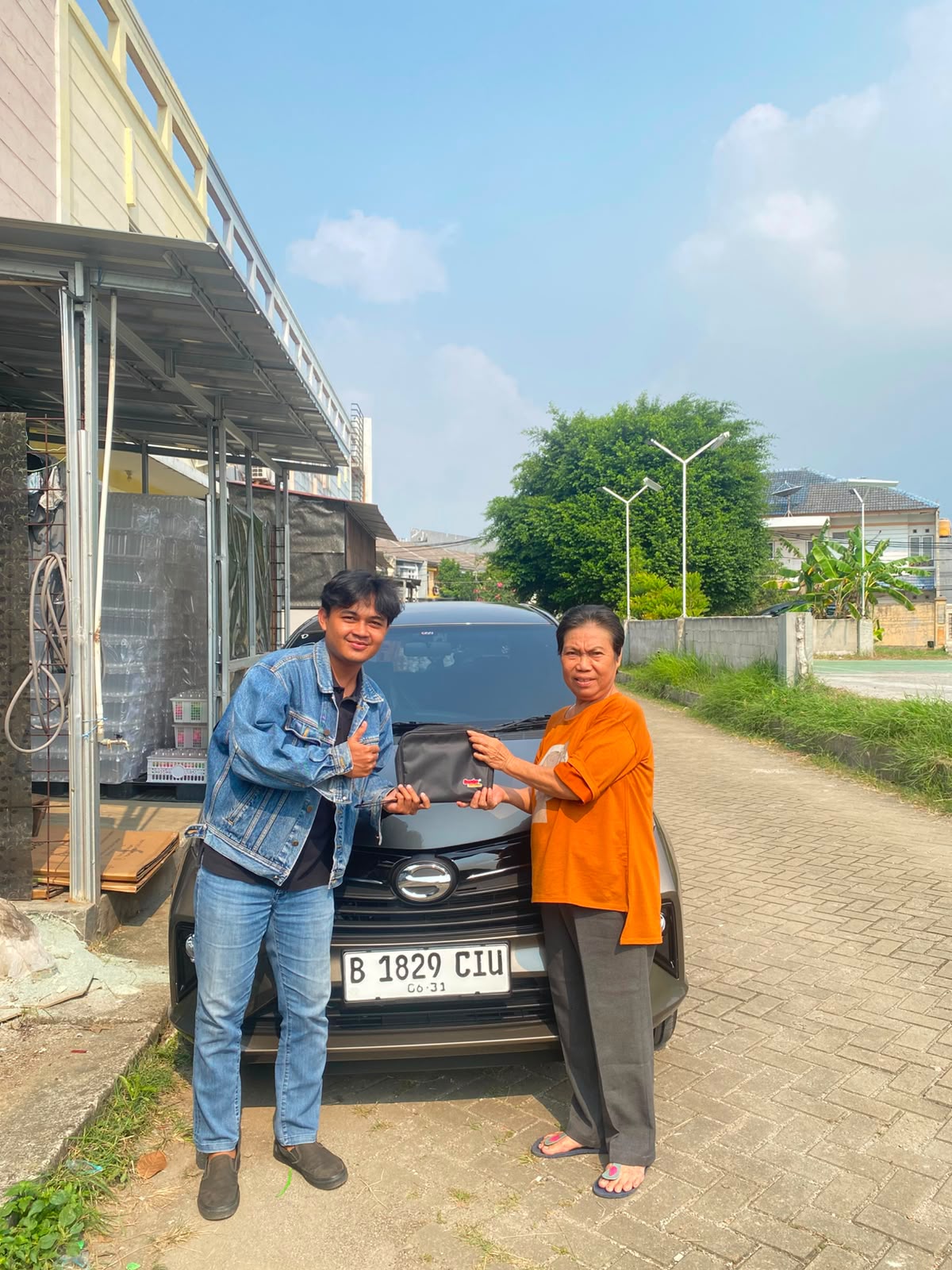 Penyerahan Unit Mobil Daihatsu